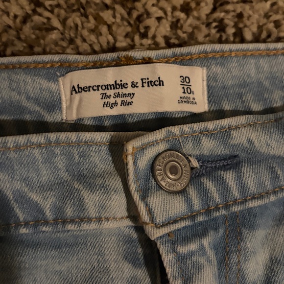 Abercrombie & Fitch The Skinny High Rise Jeans - Picture 2 of 3